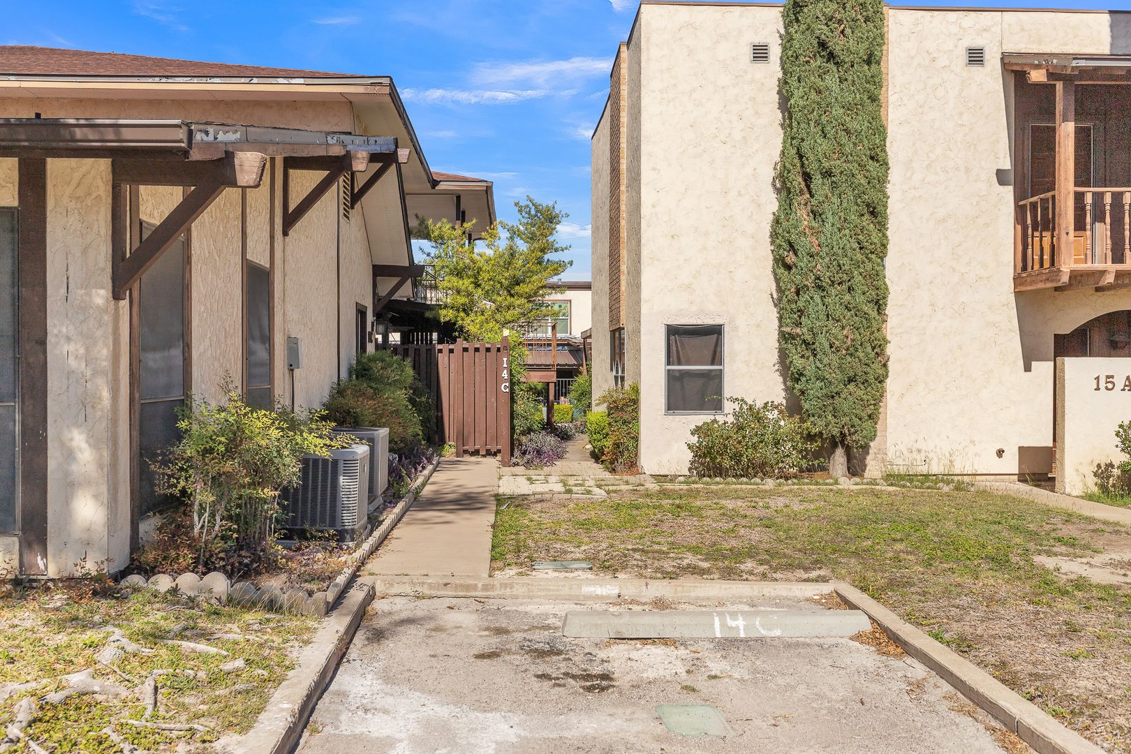 Del Rio House: 100 Royal Way