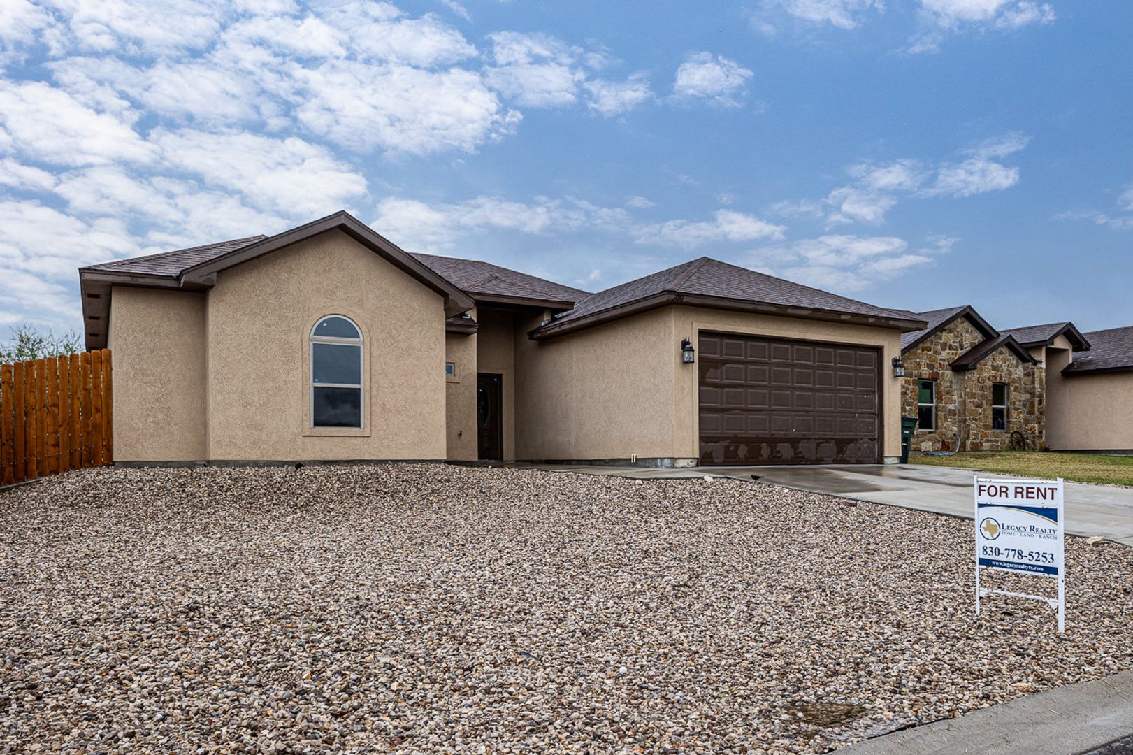 Del Rio House: 309 Javier Drive