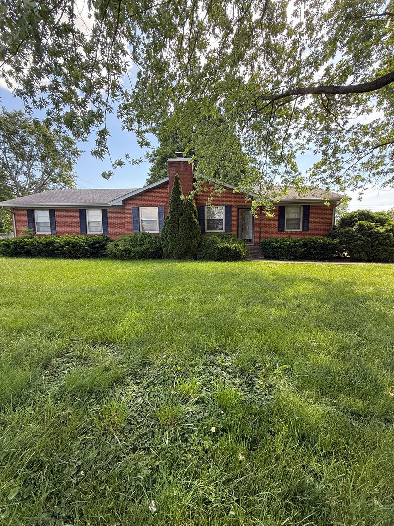 Hopkinsville House: 416 Blane Drive