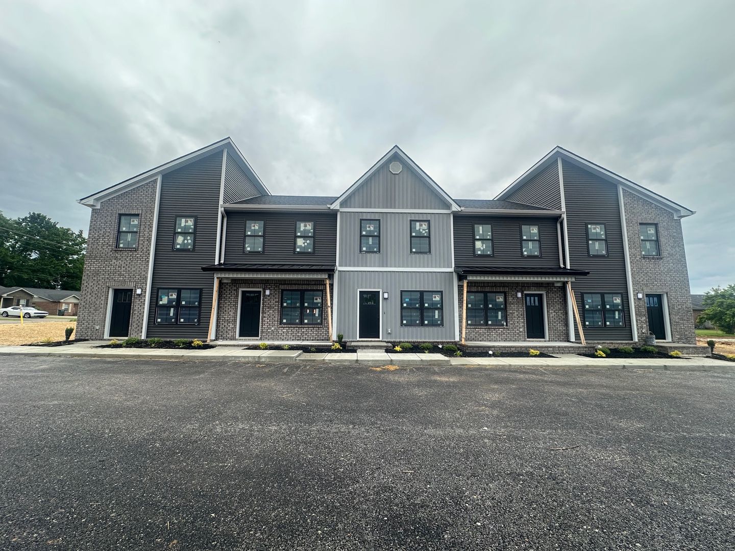 Hopkinsville Apartment: 716 Sivley Road