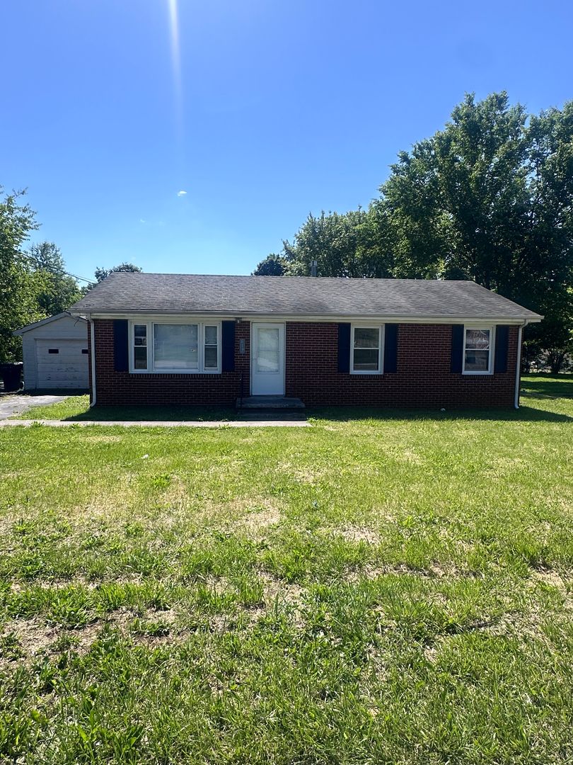 Hopkinsville House: 617 Vass Lane
