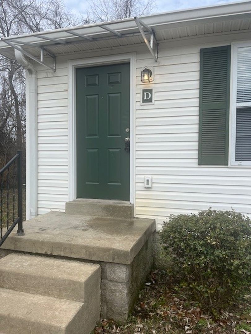 Bowling Green Apartment: 116 Amy Avenue