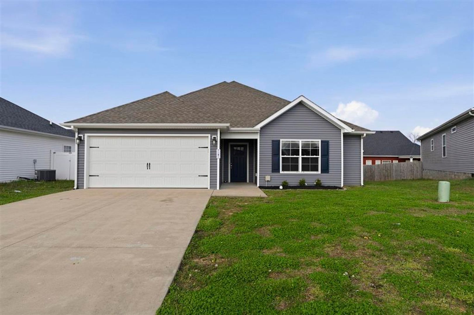 Bowling Green House: 7191 Seagraves Ct
