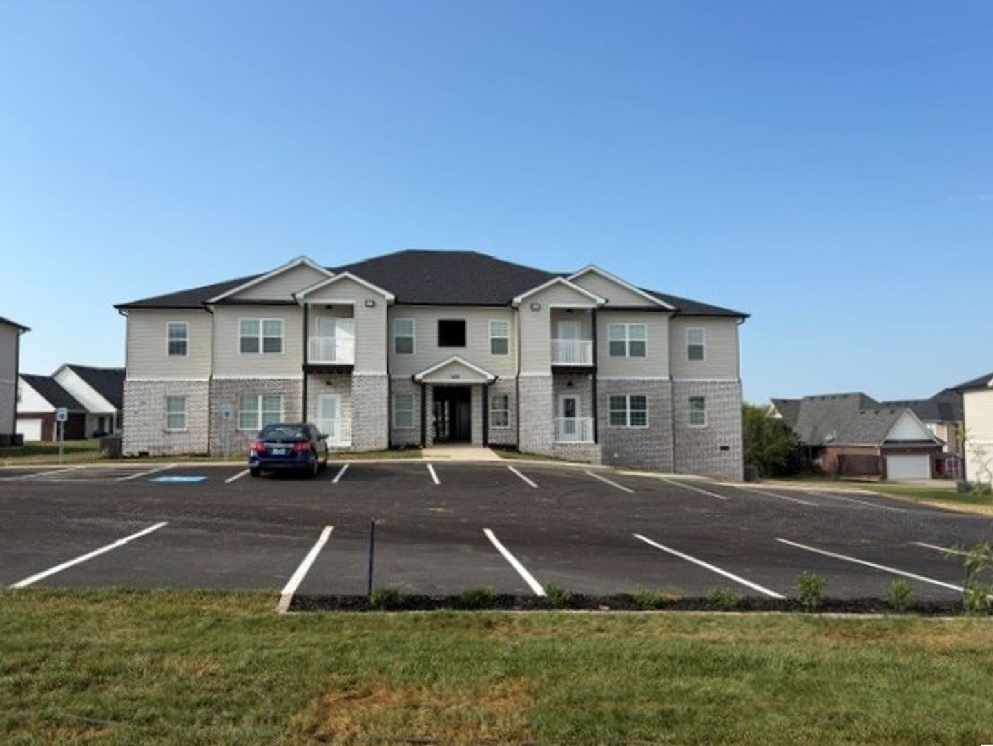 Bowling Green Apartment: 308 Hillview Mills