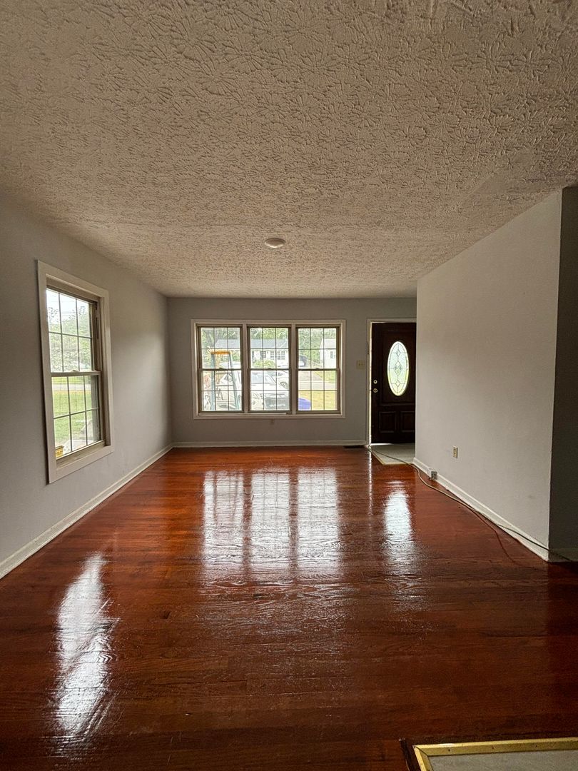 Bowling Green House: 1733 Holly Drive