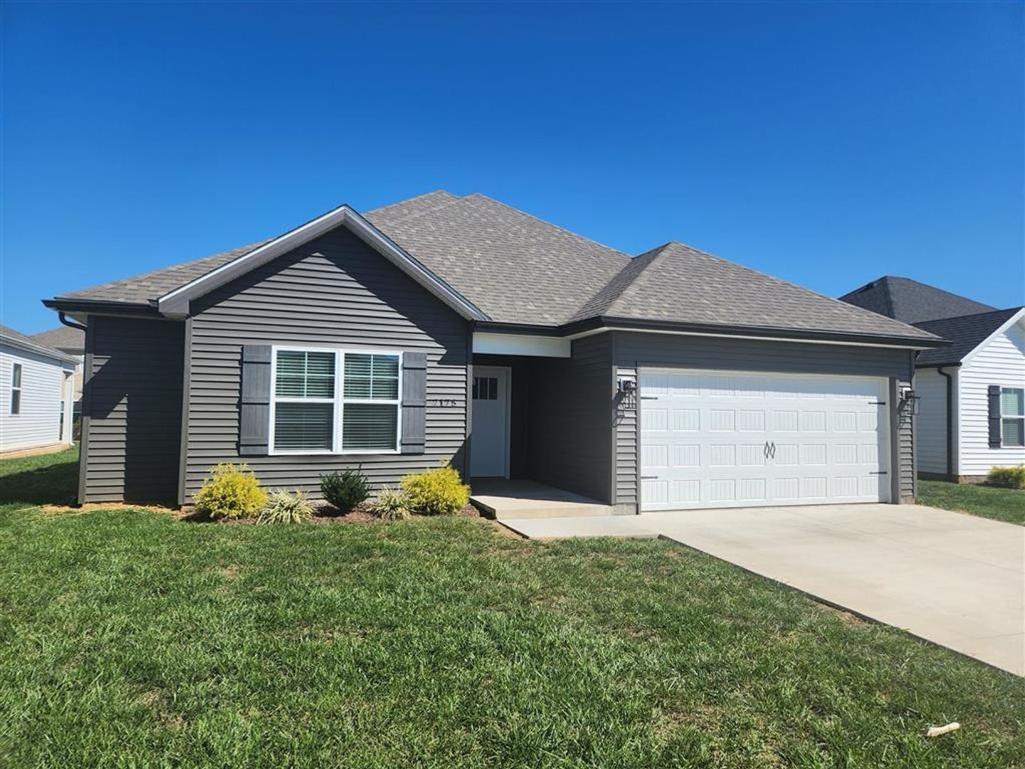 Bowling Green House: 7175 Seagraves Court