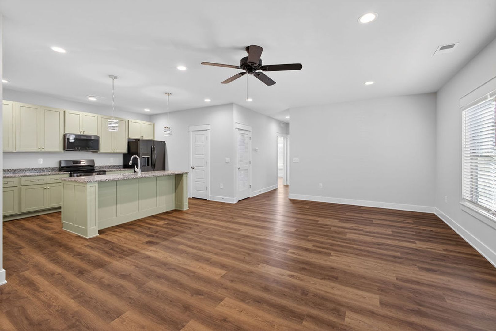 Bowling Green Apartment: 2805 Raintree Drive