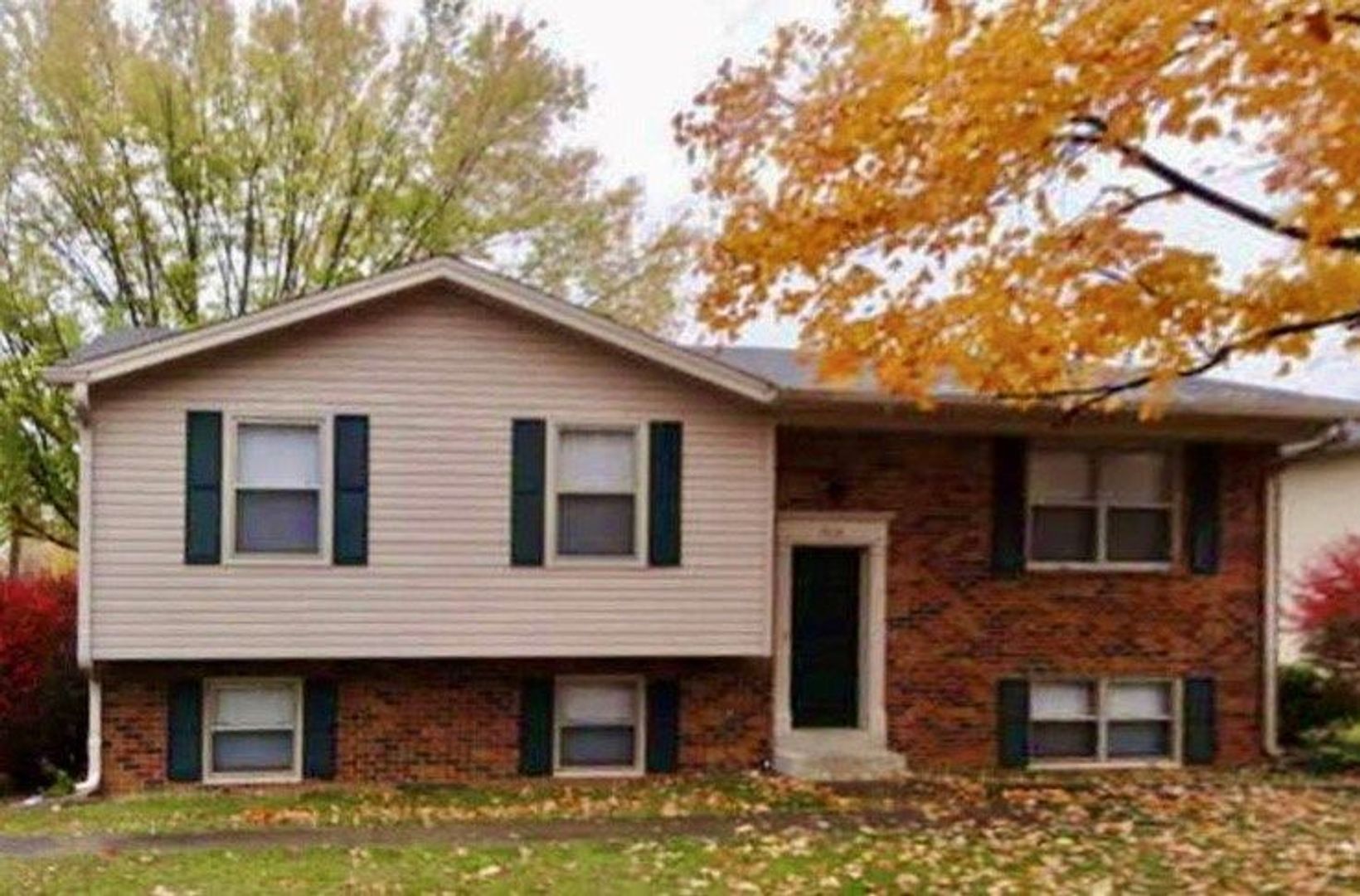 Bowling Green House: 834 Edgefield Way