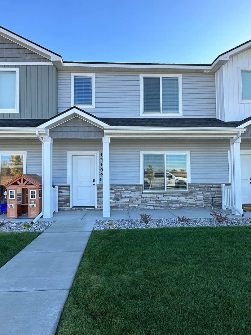 Rexburg House: 651 S 2400 W #13102