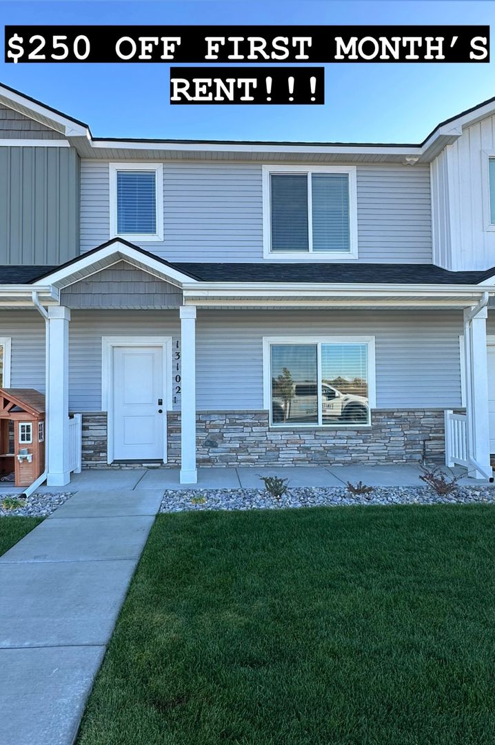 Rexburg House: 651 S 2400 W #13102