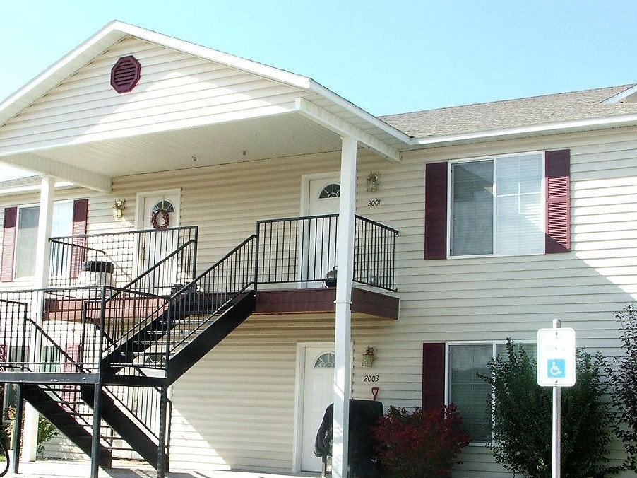 Rexburg Apartment: 318 Pioneer Road
