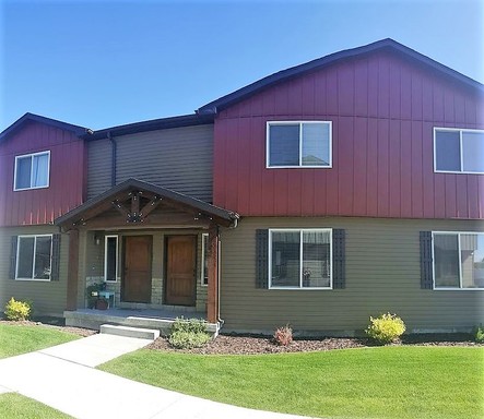 3 Bedroom, 1.5 Bath Townhome in the Meadows! – photo 1