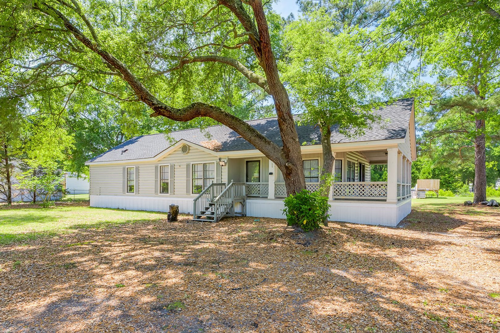 Springfield House: 114 Eagle Dr