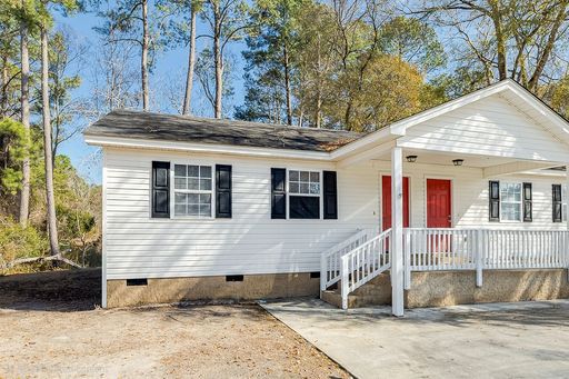 Charming 2BR Duplex with Spacious Yard in Springfield