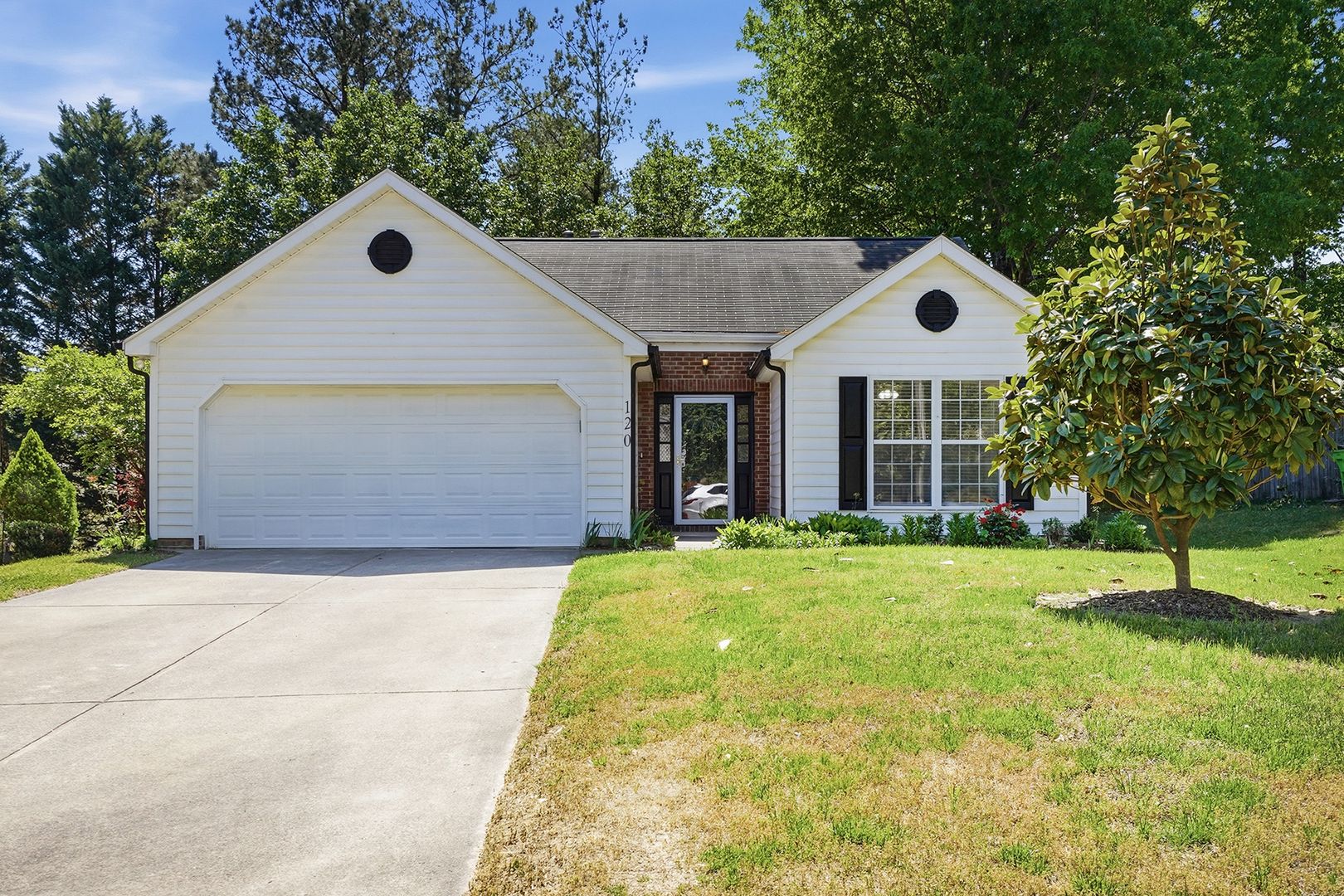 Apex House: 120 Ridge Lake Dr.