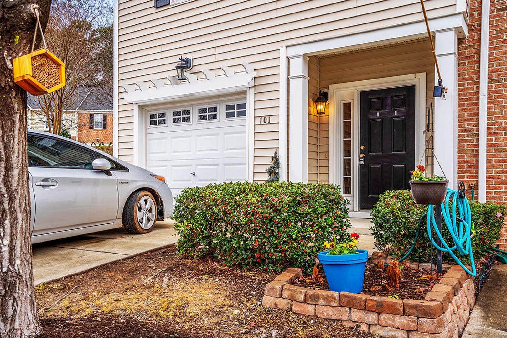 Apex Townhome: 101 Fanwood Ct.