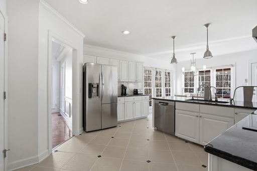 217 Strathburgh Lane, Cary, NC 27518