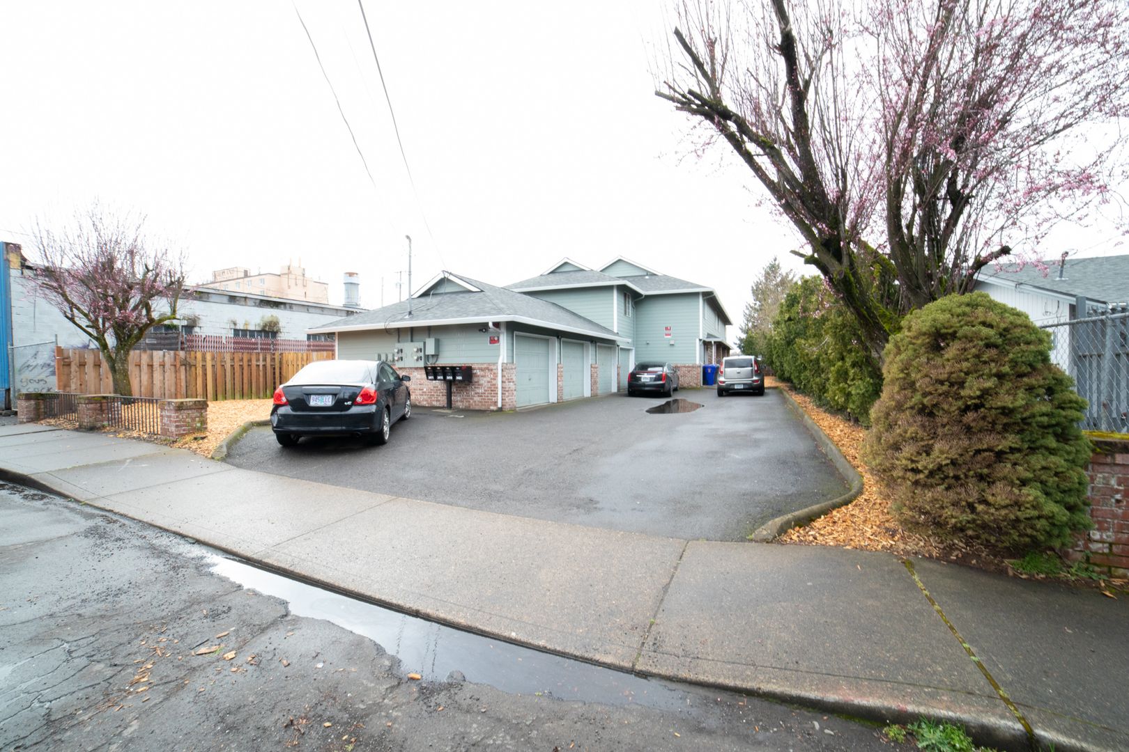 Portland Apartment: SE 85th Ave