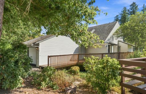 3 Bedroom Near Beaverton Town Square – photo 1