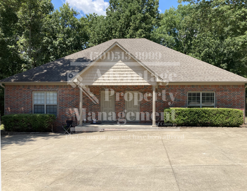 Spacious 3-Bedroom Duplex in Conway, AR! – photo 1