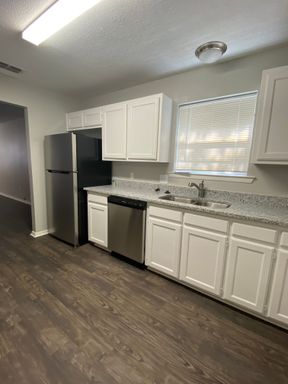 2 bedroom 1 Bathroom Unit – photo 1