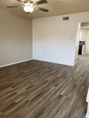 1409 Courtney Pl, Apt B – photo 1
