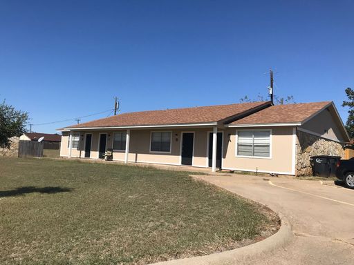 1 Bed 1 Bath Rental at 1410 Courtney Pl, Apt A, CLEBURNE, TX – photo 1