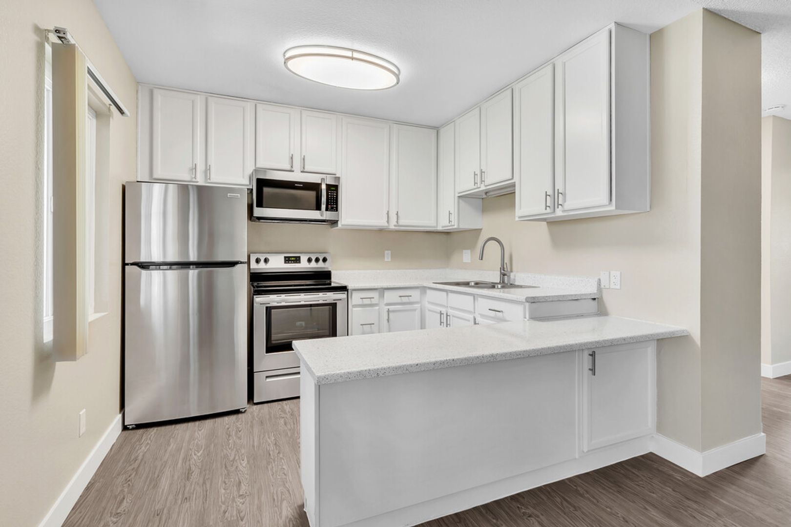 El Cajon Apartment: 1360 E Madison Ave