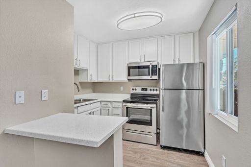 The Madison - Remodeled 1BR/1BA w/ Washer & Dryer – photo 1