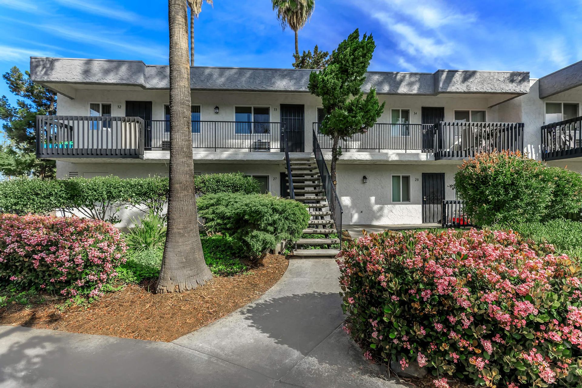 El Cajon Apartment: 1360 E Madison Ave
