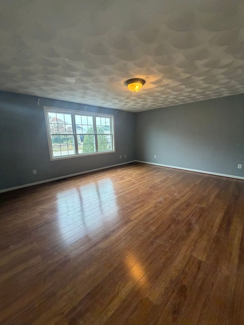 Patucket House: 8 Tobie Avenue