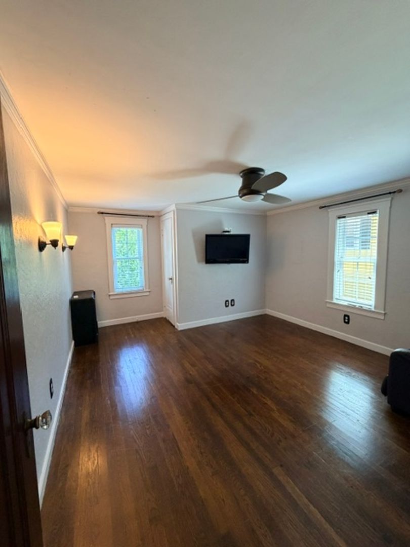 860 Pleasant Street 12 of 12