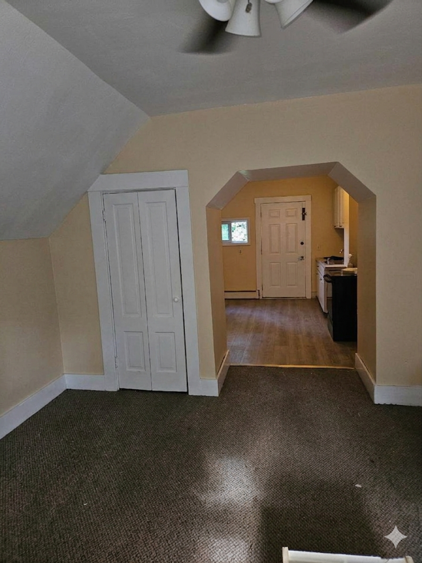 Fitchburg Apartment: 97 Townsend Street