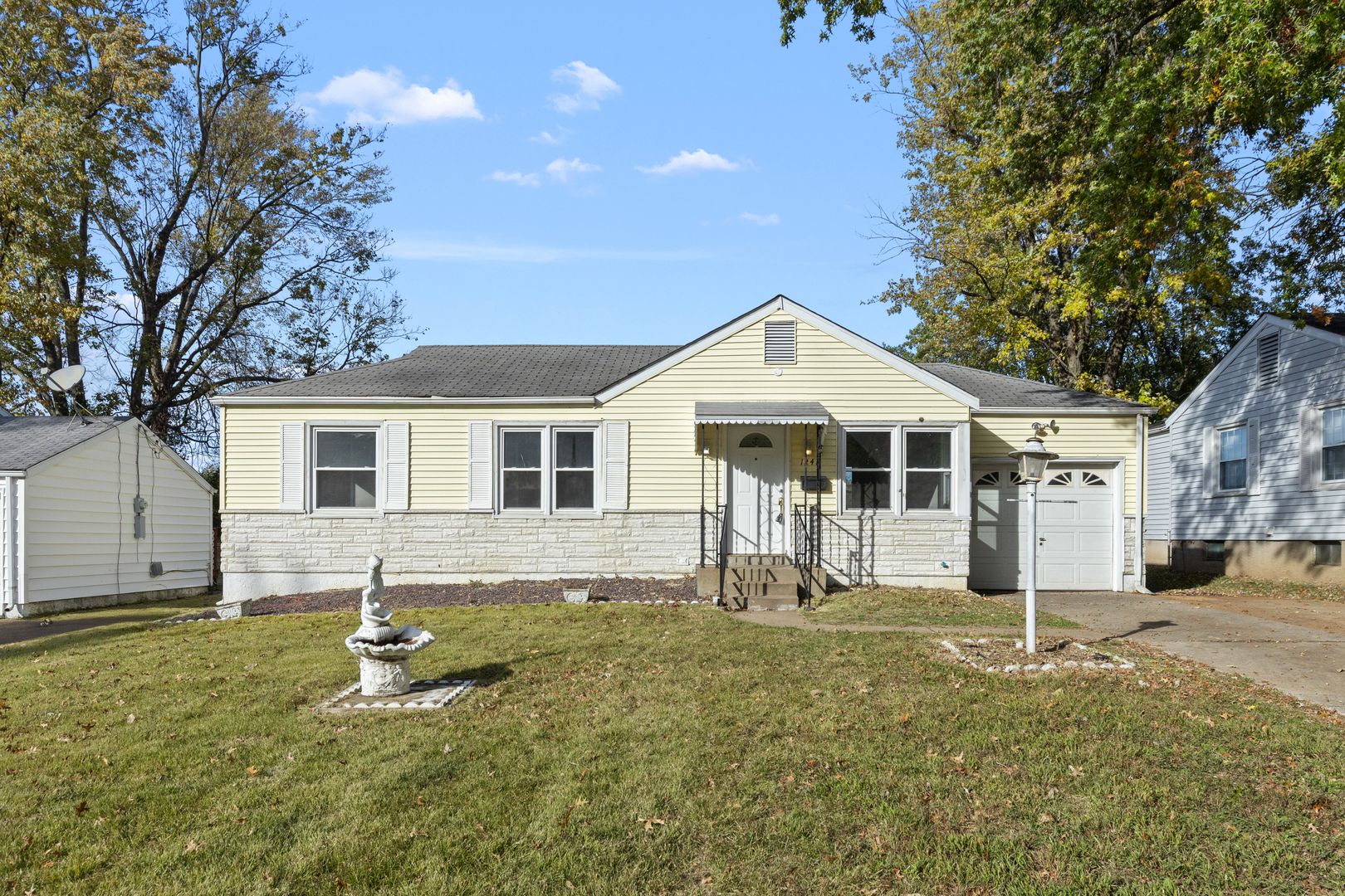 St. Louis House: 1241 Nectar Drive