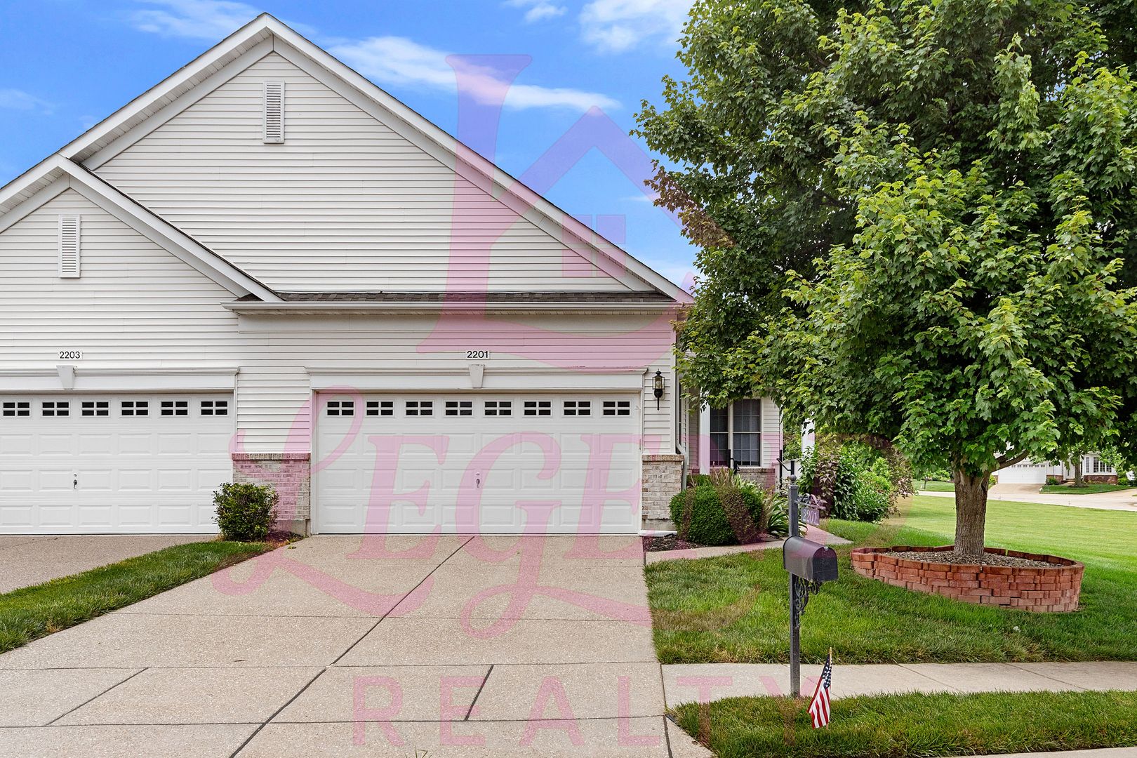 Lake Saint Louis House: 2201 Hawks Landing Drive