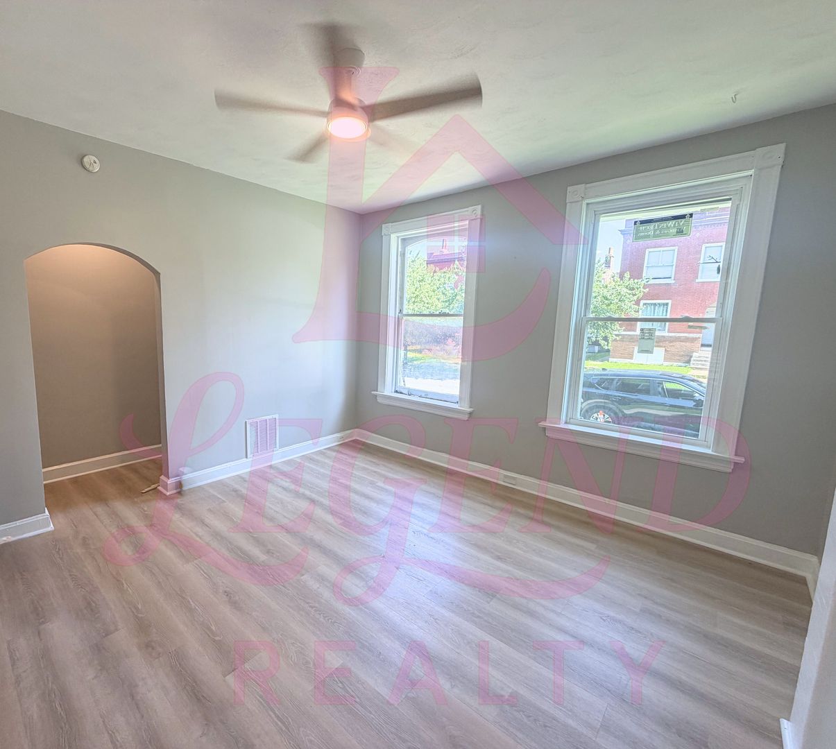 St. Louis Apartment: 2918 Miami Street 1F