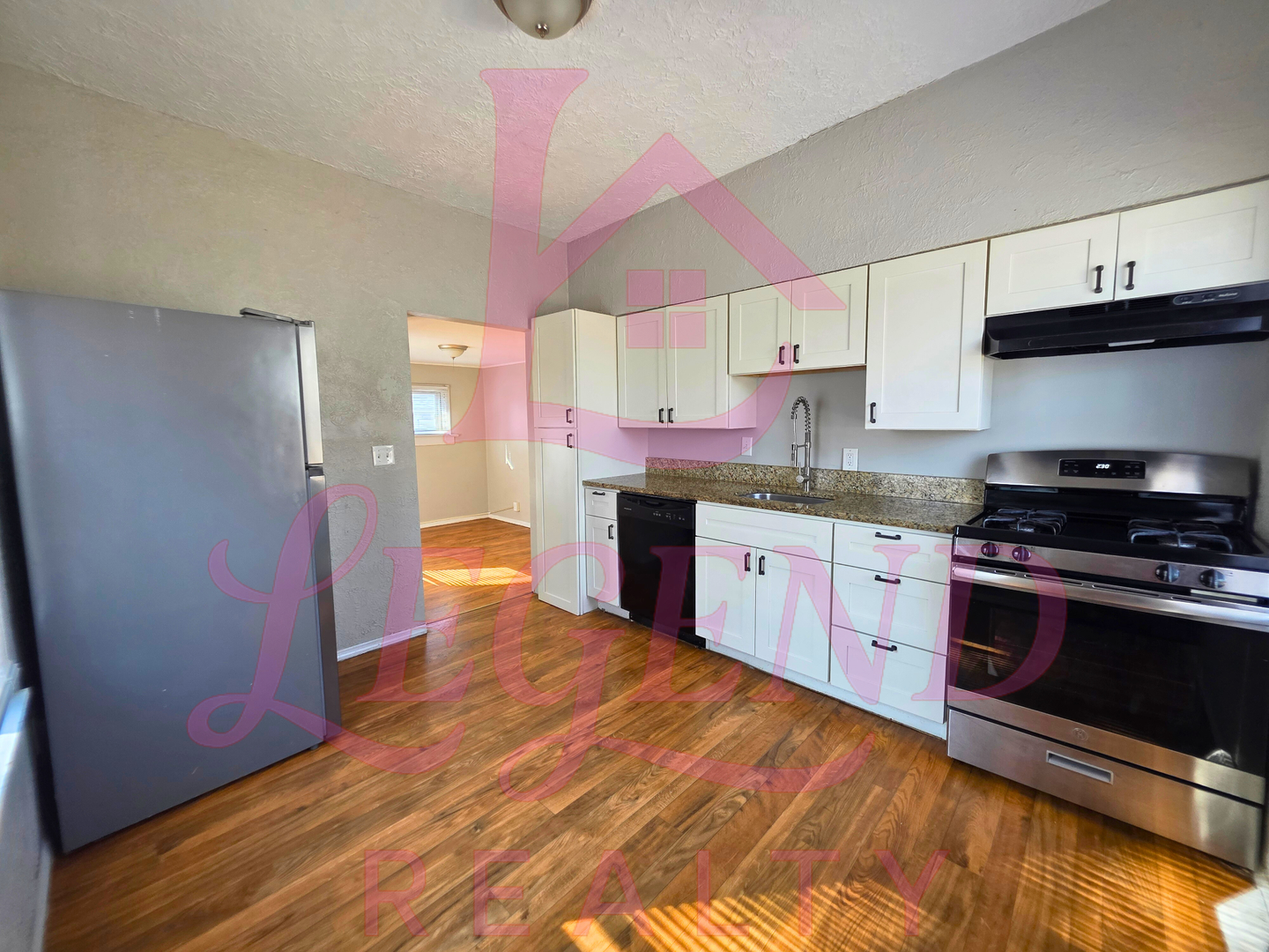 Overland House: 9116 Delphine Avenue