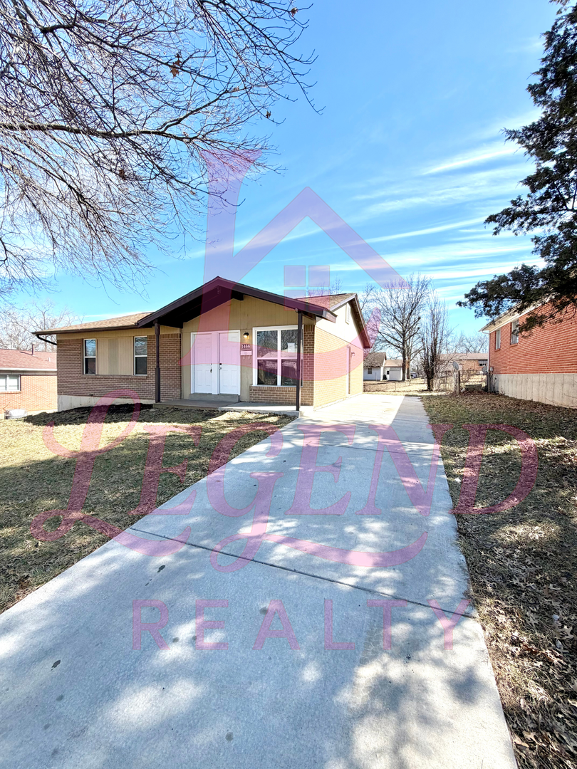 St. Louis House: 1466 Engelholm Avenue