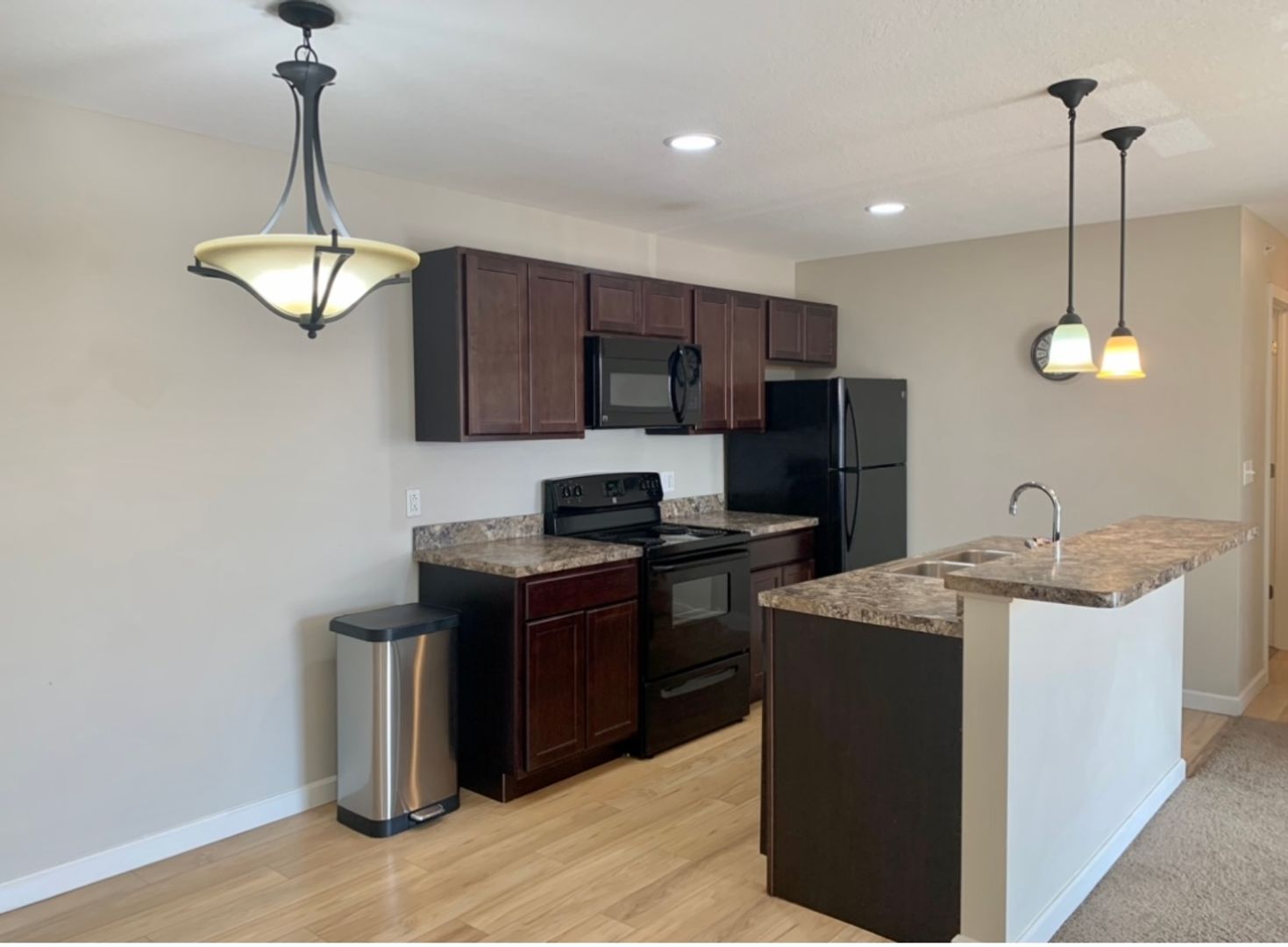 Grove City Apartment: 473 Deer Path