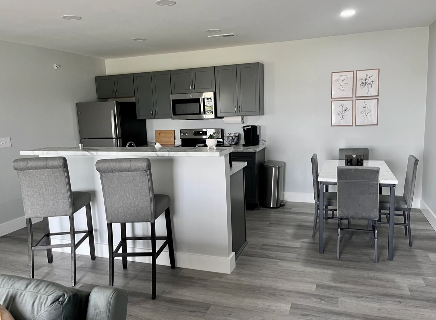 Grove City Apartment: 552 Ryder Court