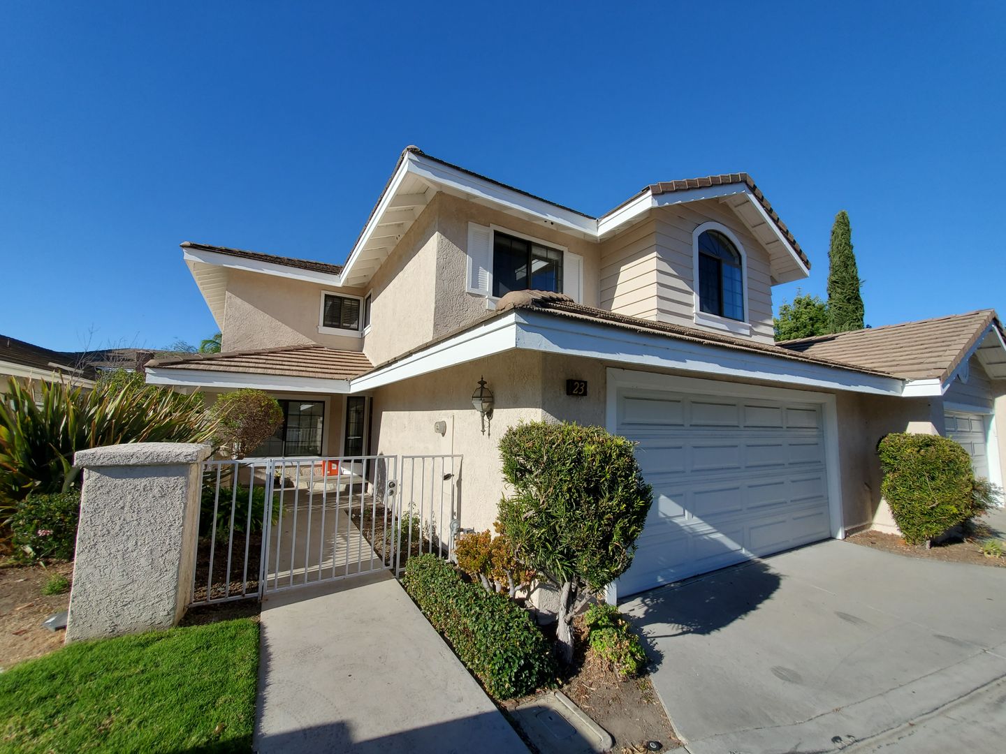 Irvine House: 23 Cedarlake # 56