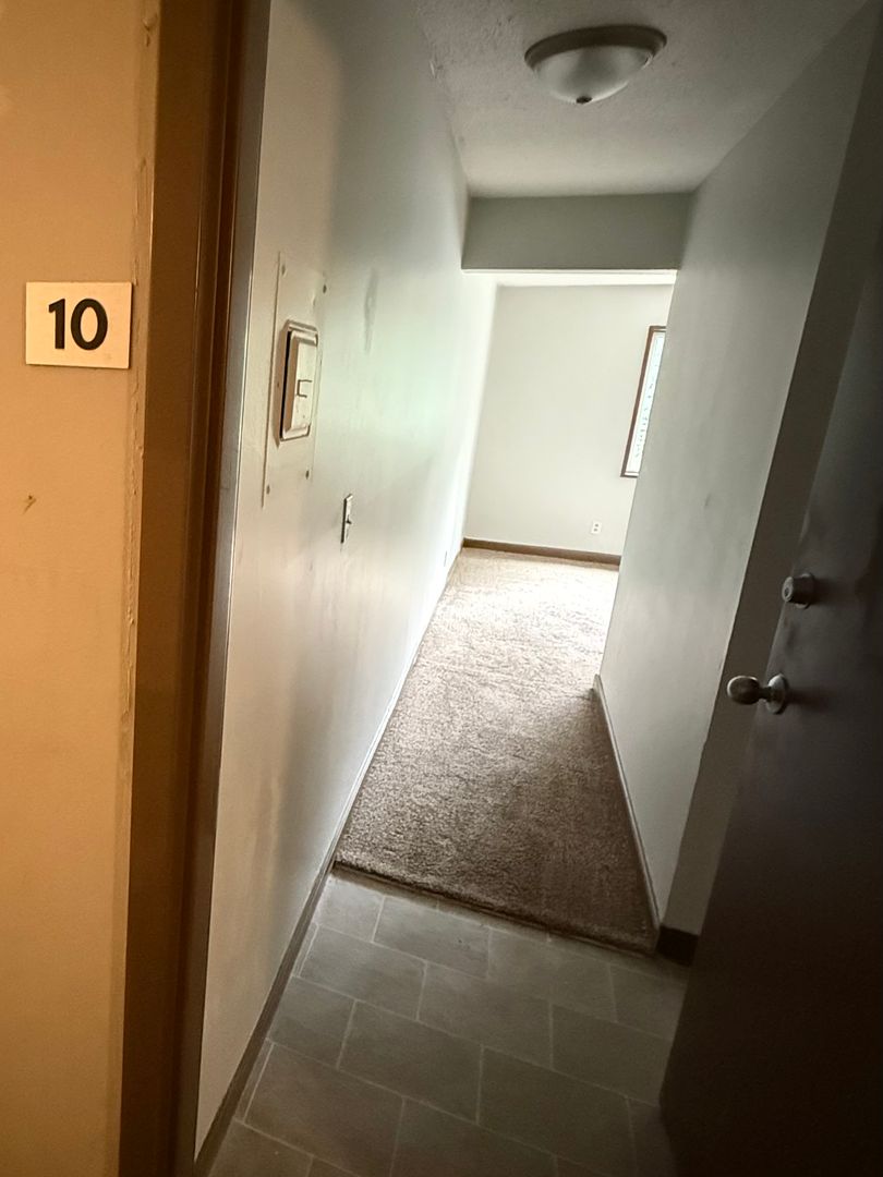 Des Moines Apartment: 2525-2535 Clarkson Ave