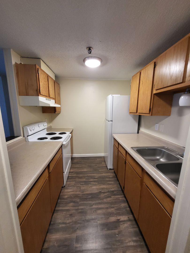 Rochester Apartment: 1903 17th Street SE