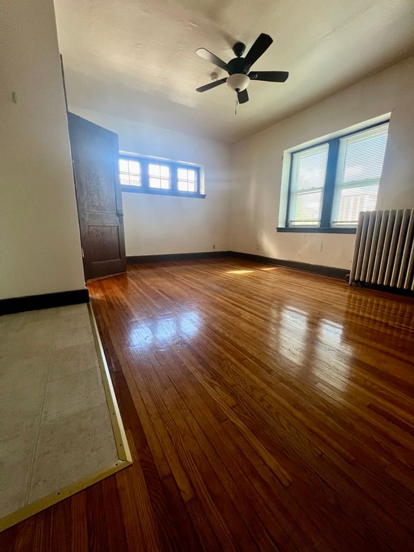 Minneapolis Apartment: 727 15th Ave SE