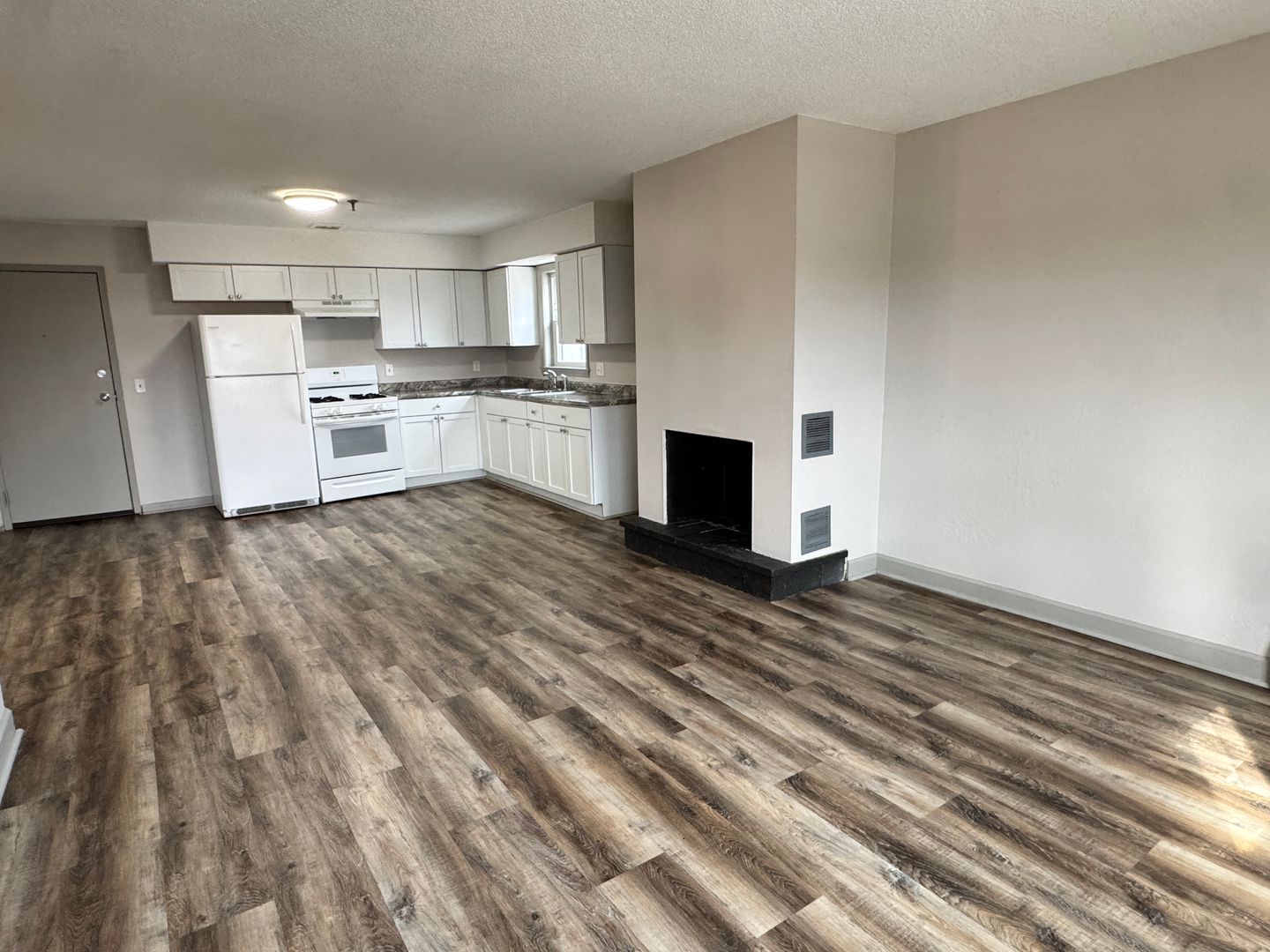 South St Paul Apartment: 1009 Concord Street N