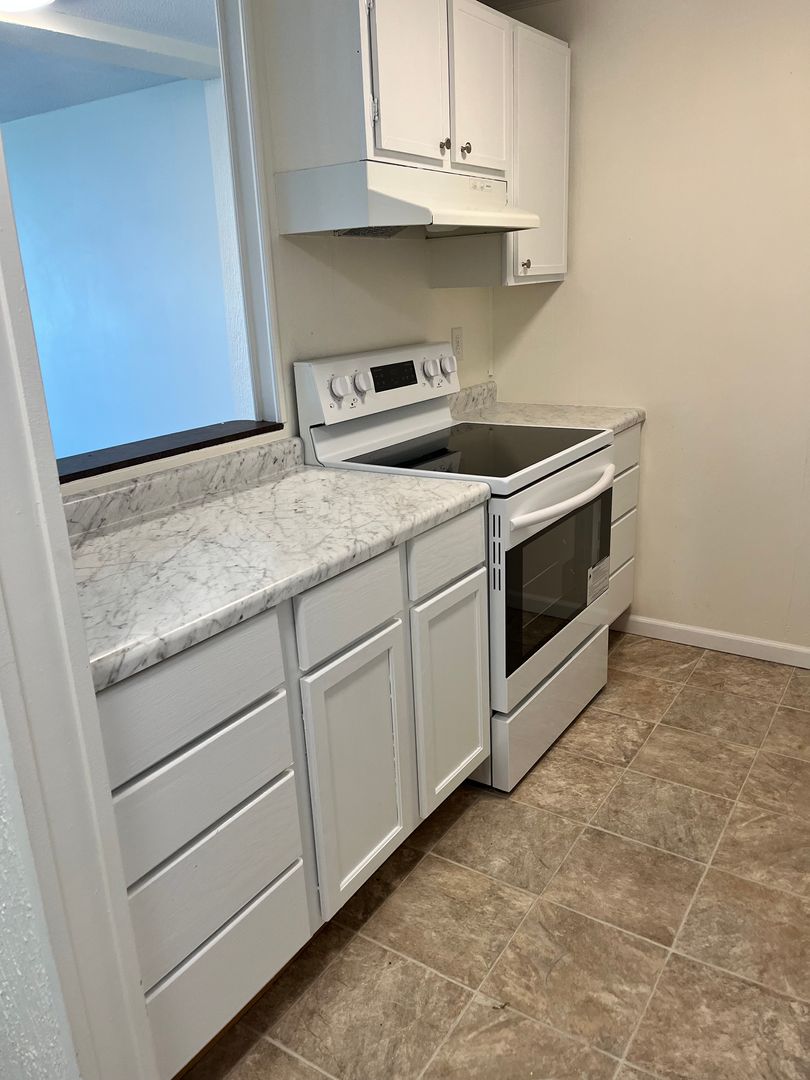 Rochester Apartment: 1903 17th Street SE