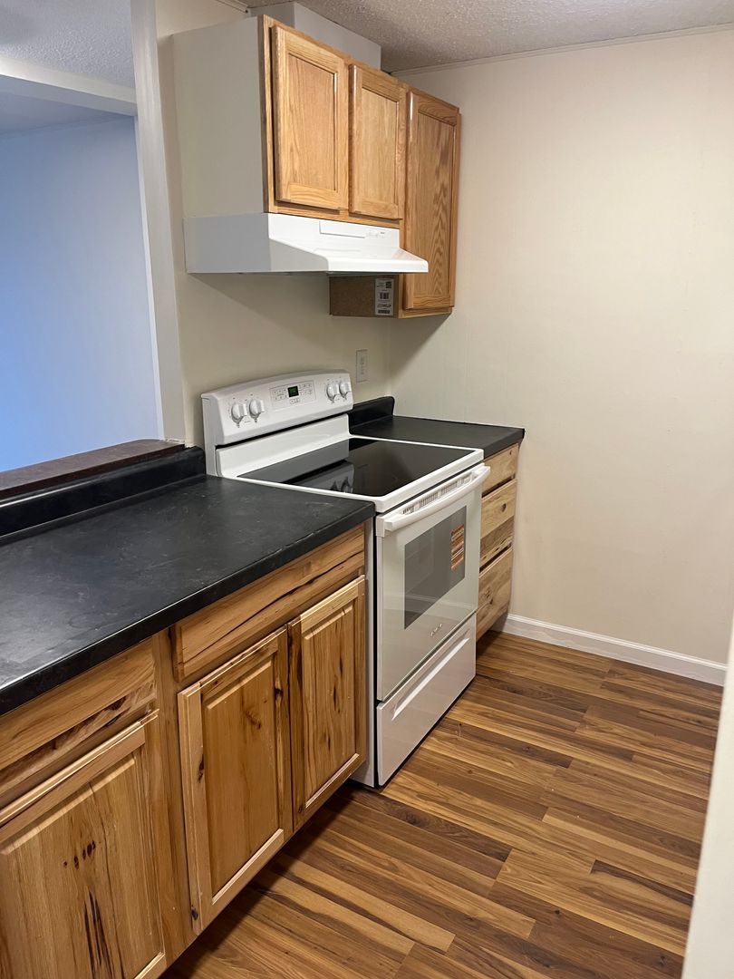 Rochester Apartment: 1903 17th Street SE