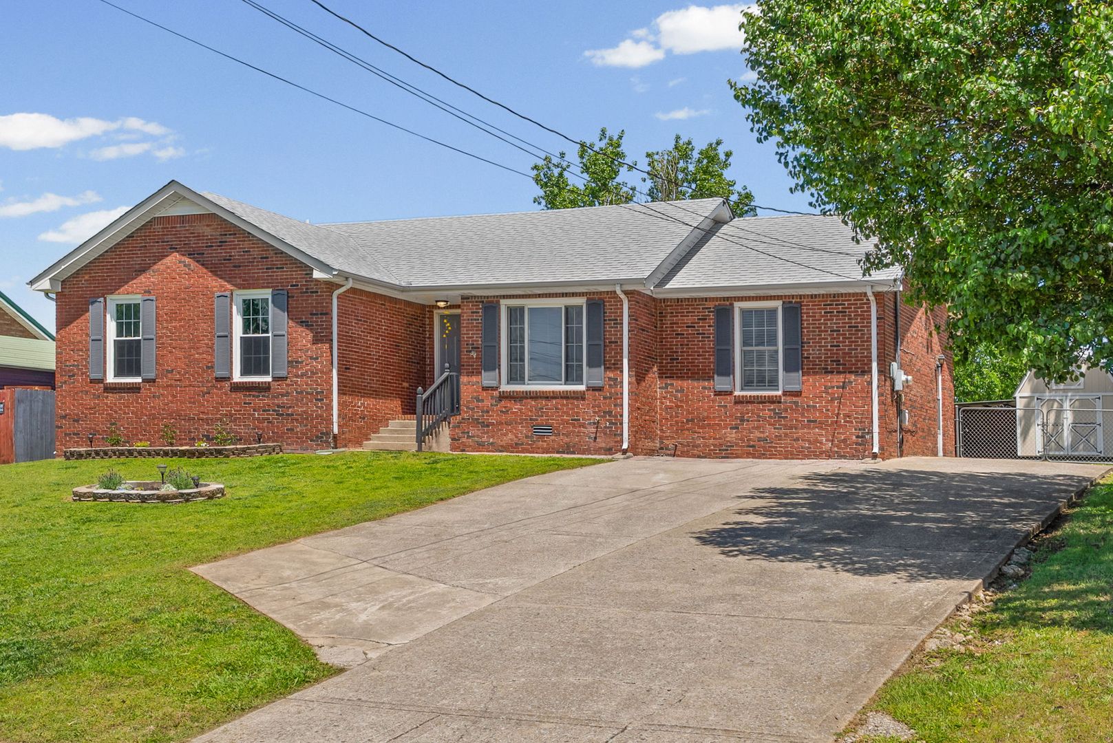 Clarksville House: 1409 Janet Way