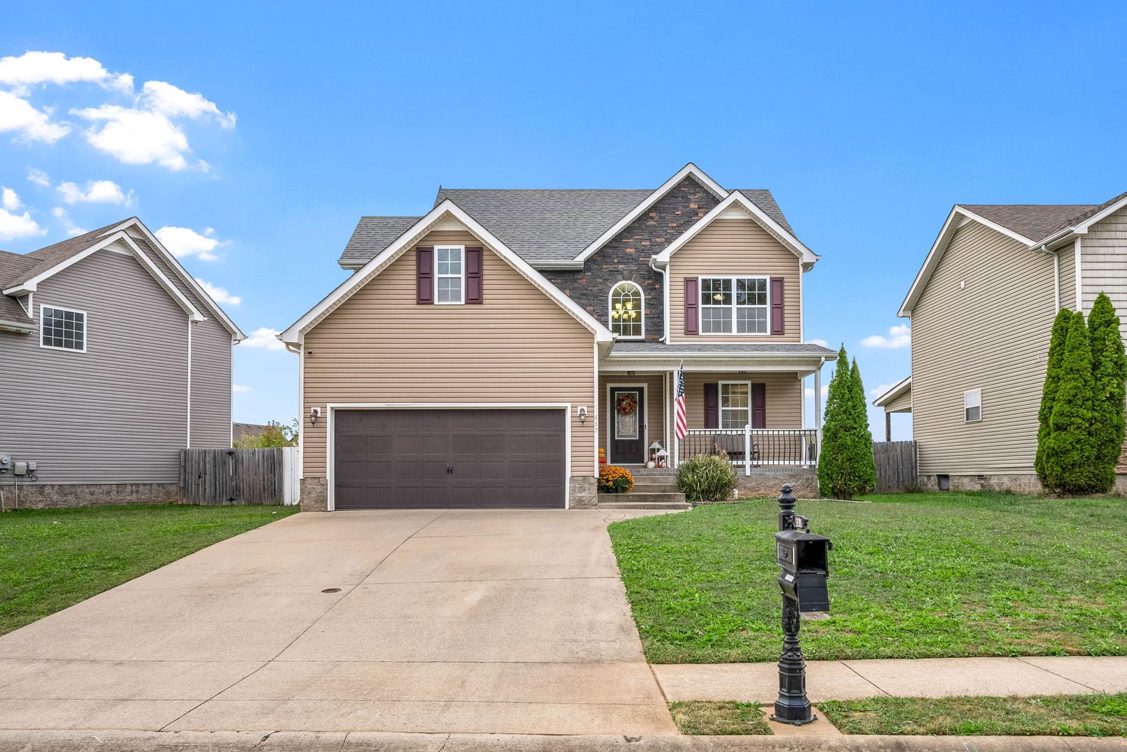 Clarksville House: 667 Fox Hound Drive