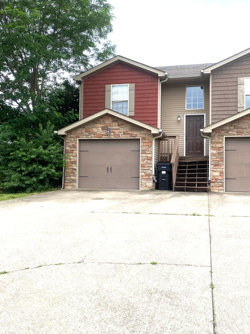 Clarksville Apartment: 1728 Thistlewood Dr